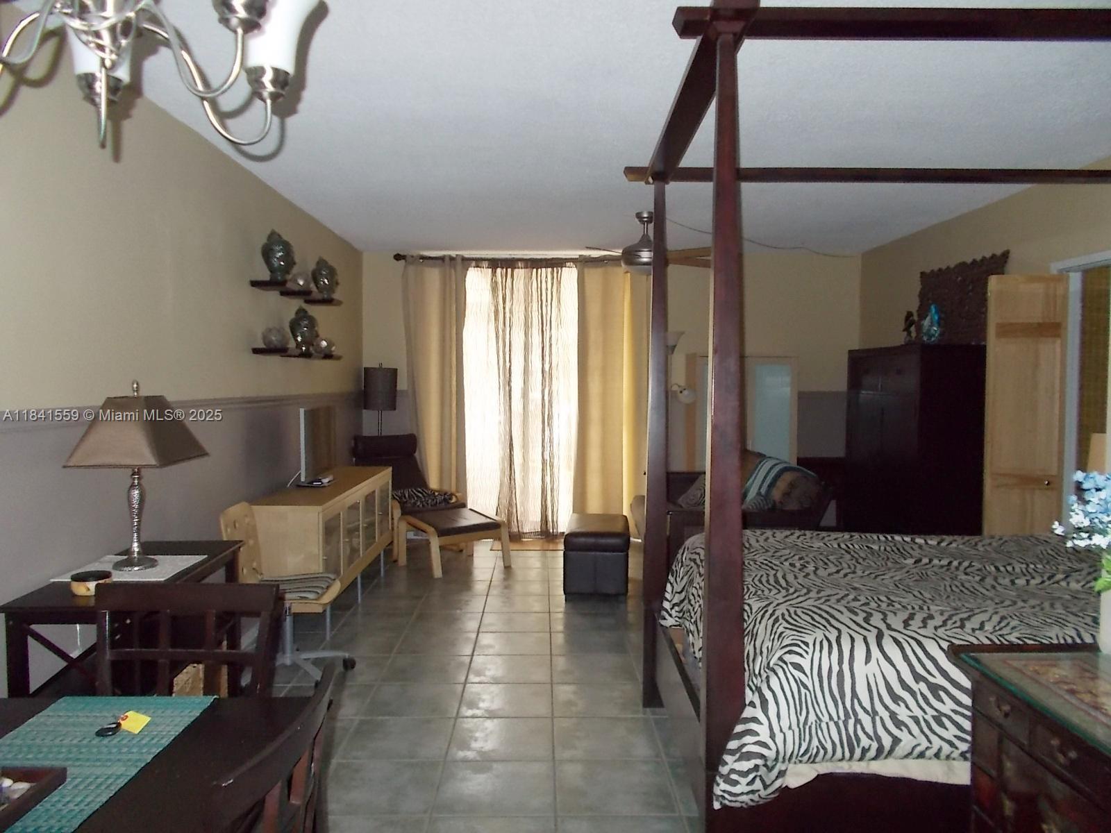 800 West Ave 209