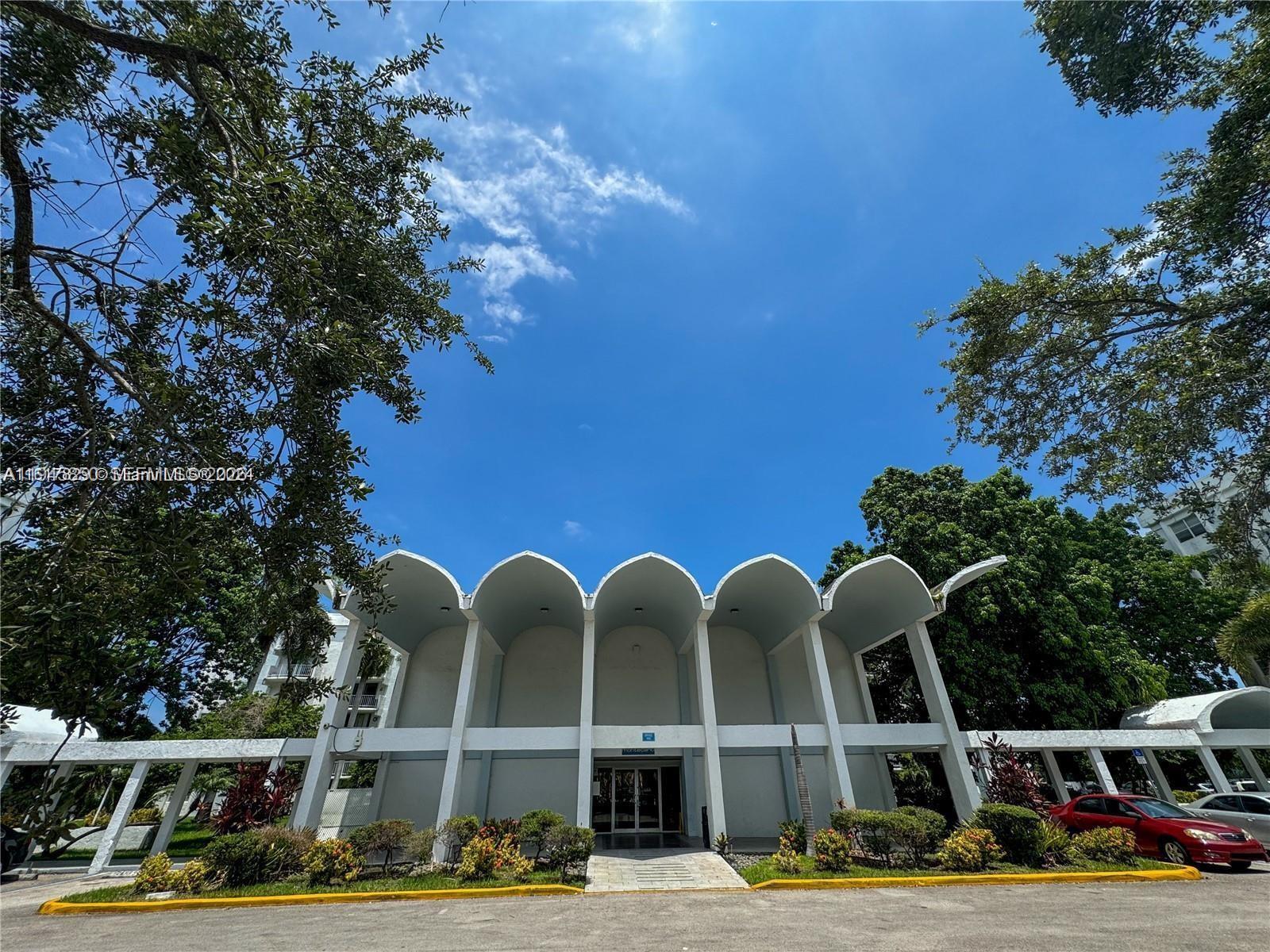 484 NW 165th St Rd A-314