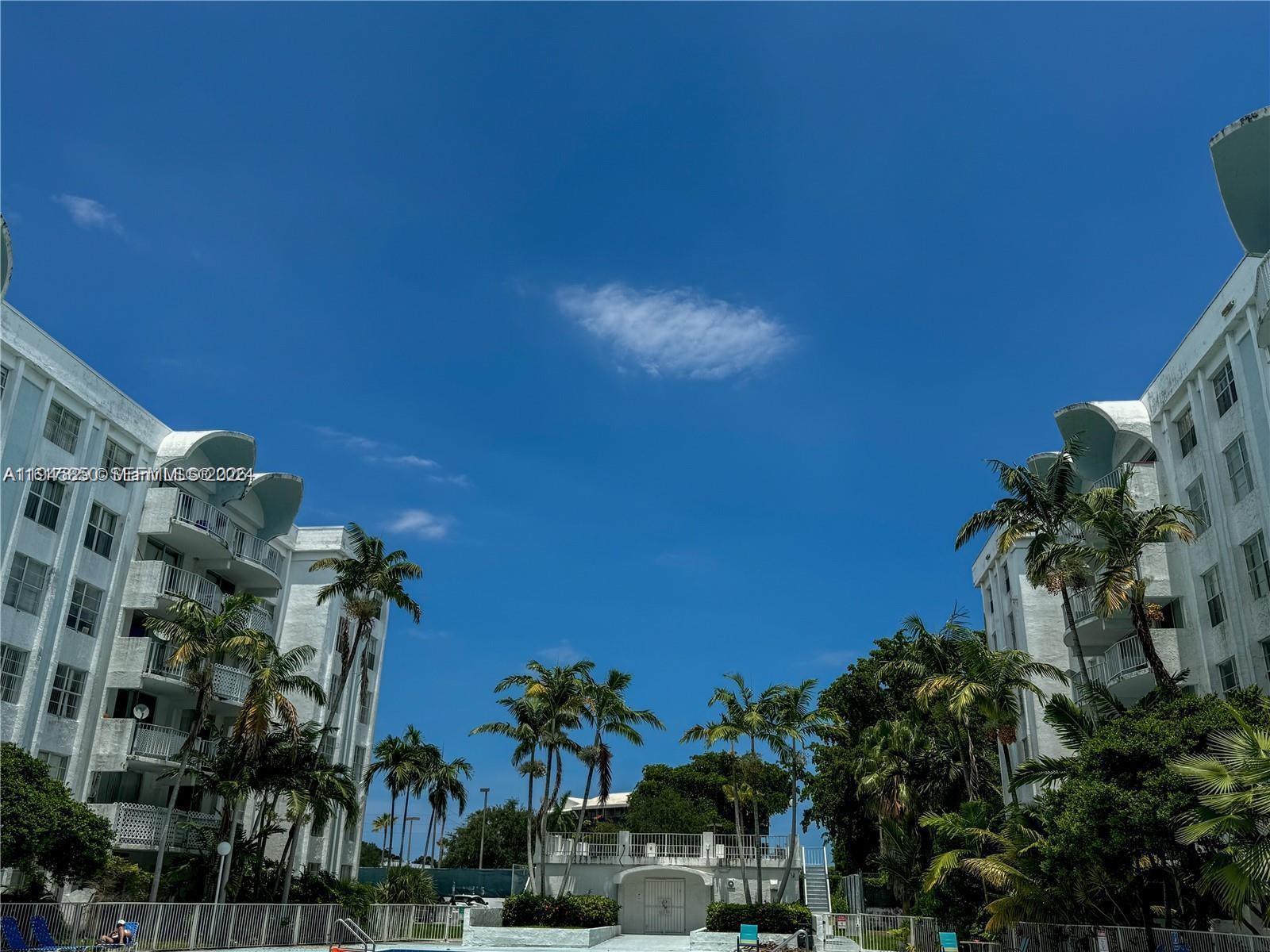 484 NW 165th St Rd A-314