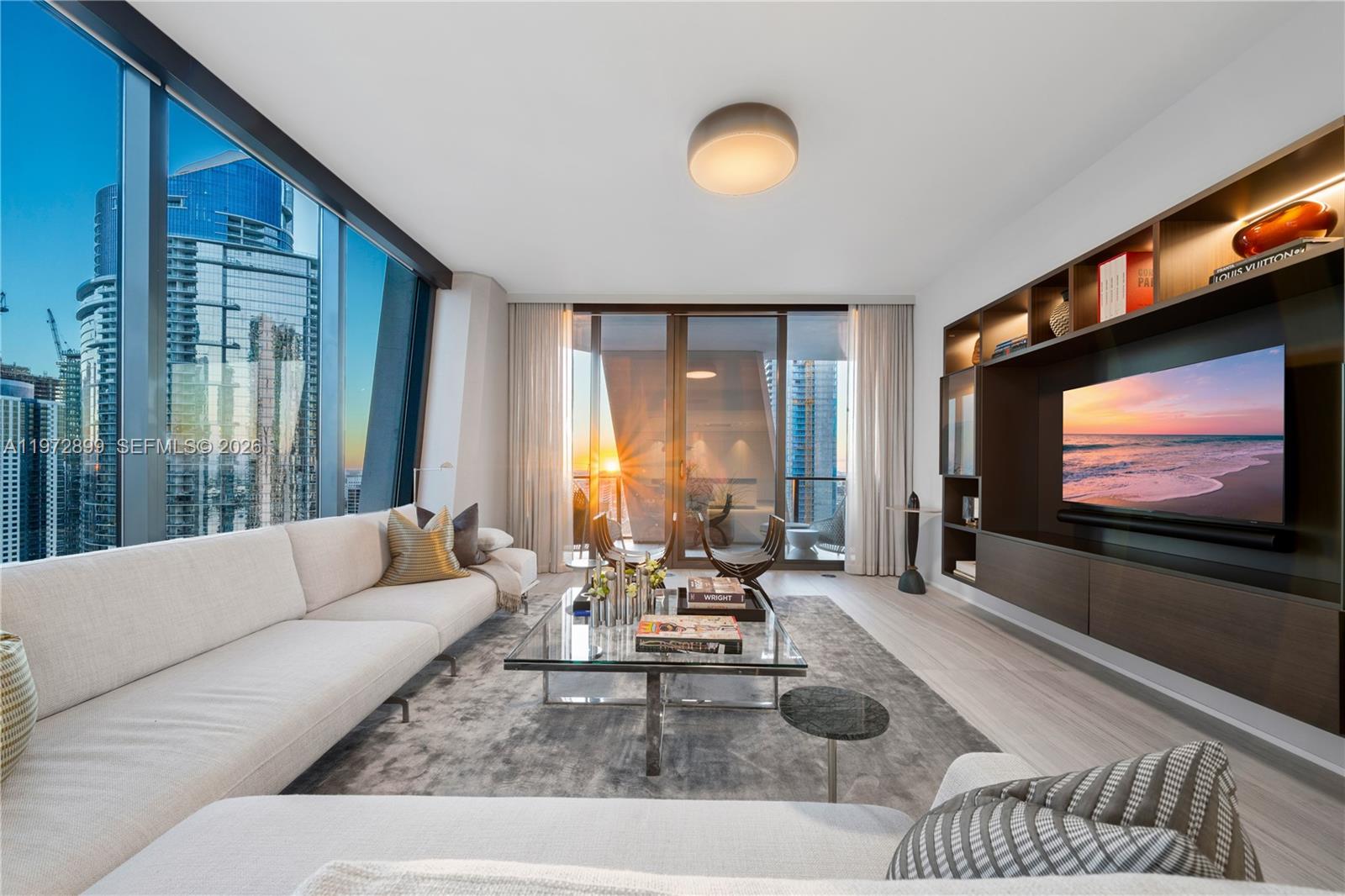 ONE THOUSAND MUSEUM CONDO - Residential