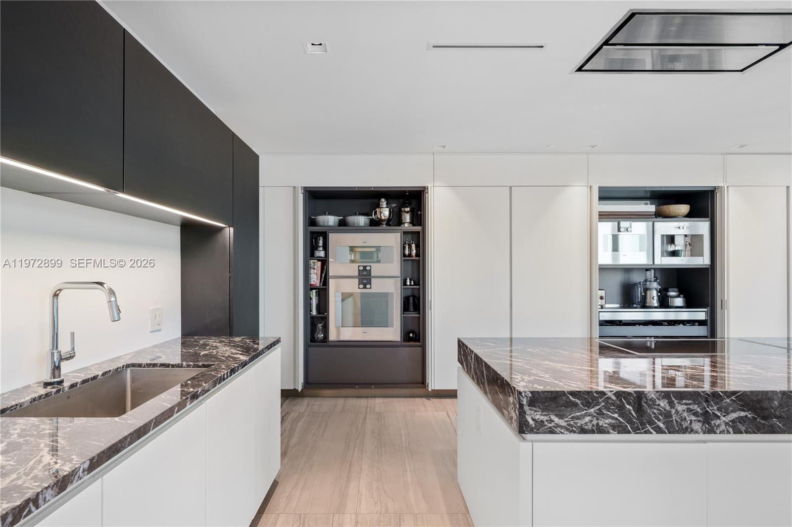 ONE THOUSAND MUSEUM CONDO - Residential