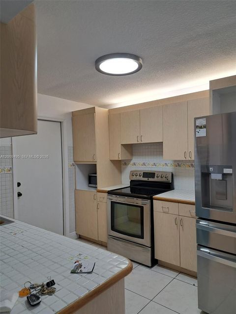 Tiny photo for 8541 NW 7th St #32, Miami, FL 33126 (MLS # A12009495)