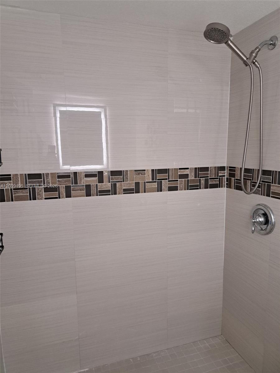 FLORIDA 2000 CONDO - Residential