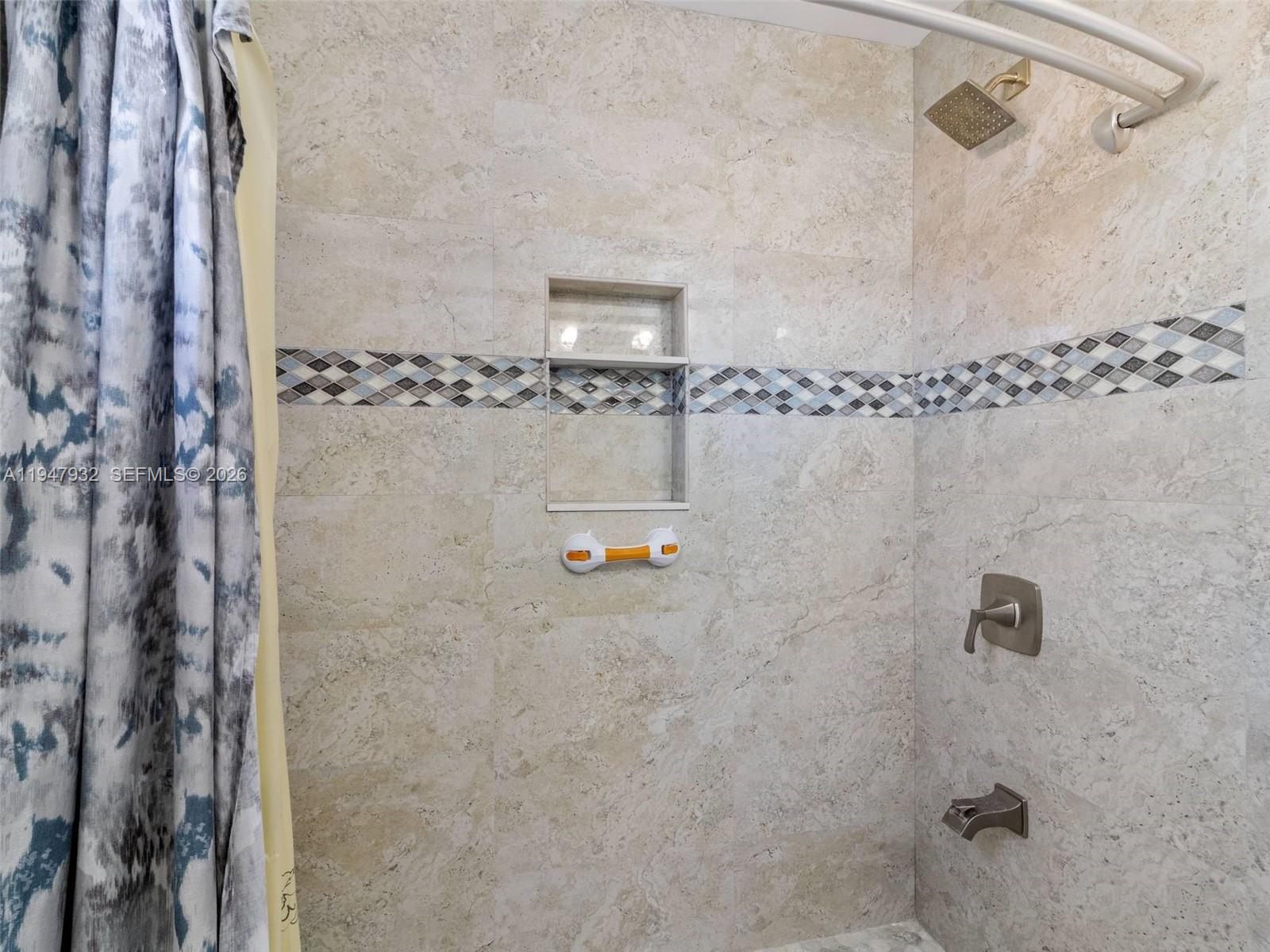 PANACHE SEC 3 - Residential