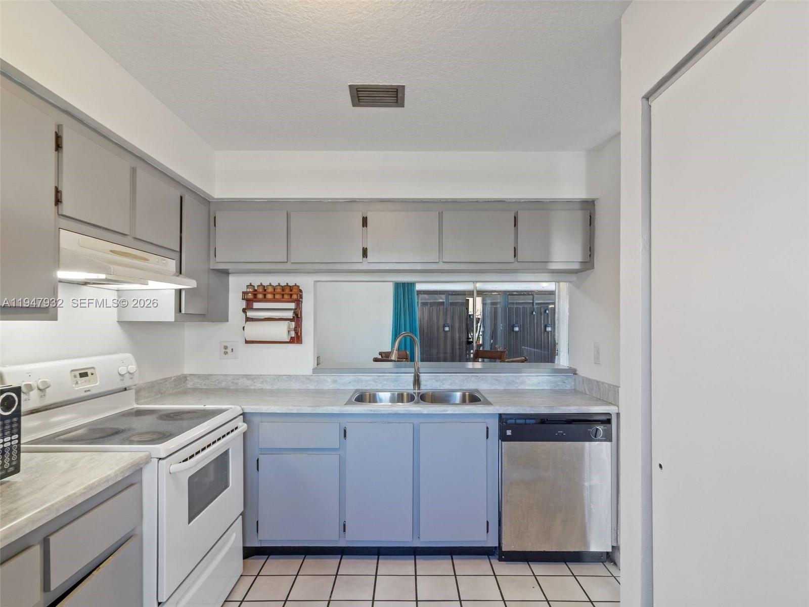 PANACHE SEC 3 - Residential