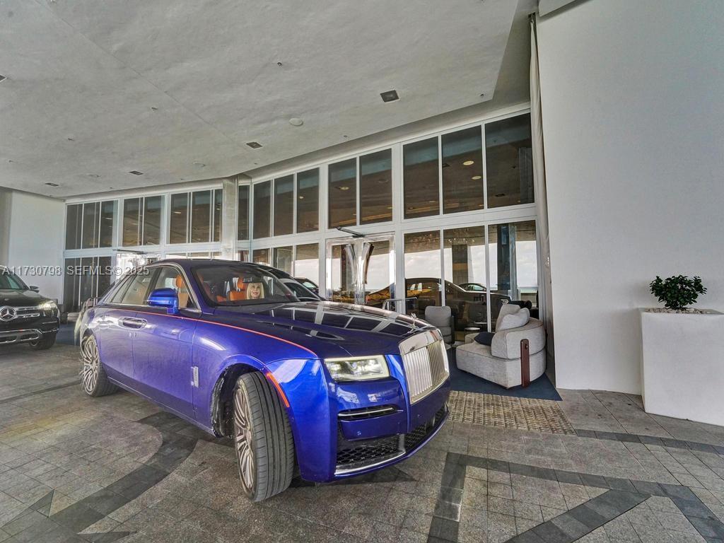 17121 Collins Ave 3905