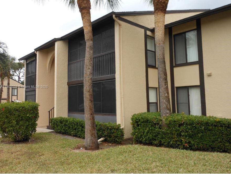 Spacious 2Beds/2Baths apartment on 2nd.floor. Laundry room inside. Tile flooring throughout dining-living room. Laminate flooring in bedrooms. 55+ Community with tennis courts, swimming pool, shuffleboard, and clubhouse. One small pet allowed. Plenty parking space available