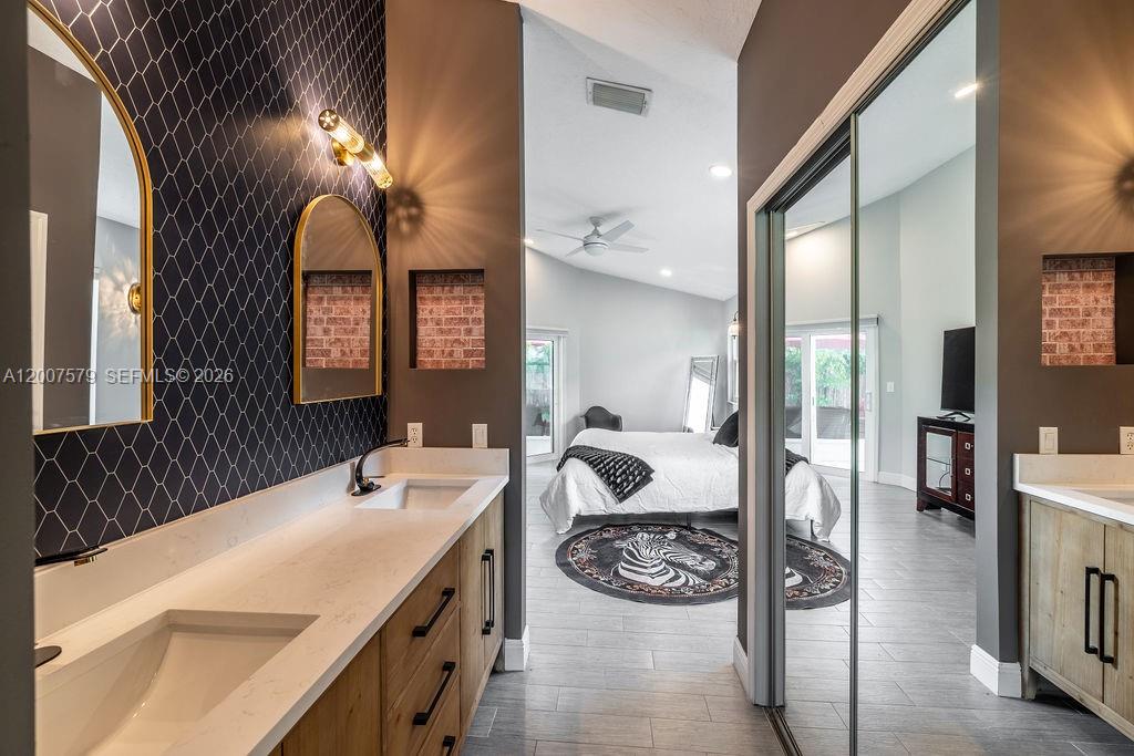 OCEANAIRE HEIGHTS UNIT NO - Residential