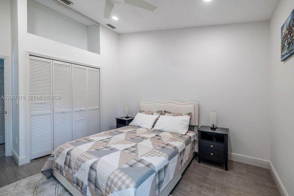 OCEANAIRE HEIGHTS UNIT NO - Residential