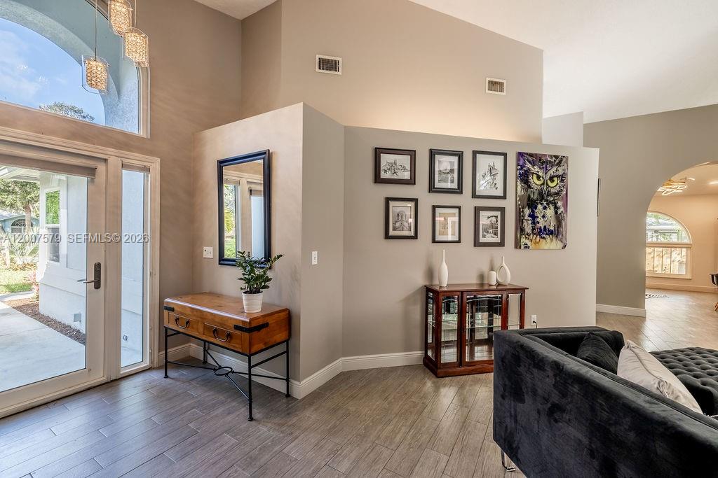 OCEANAIRE HEIGHTS UNIT NO - Residential
