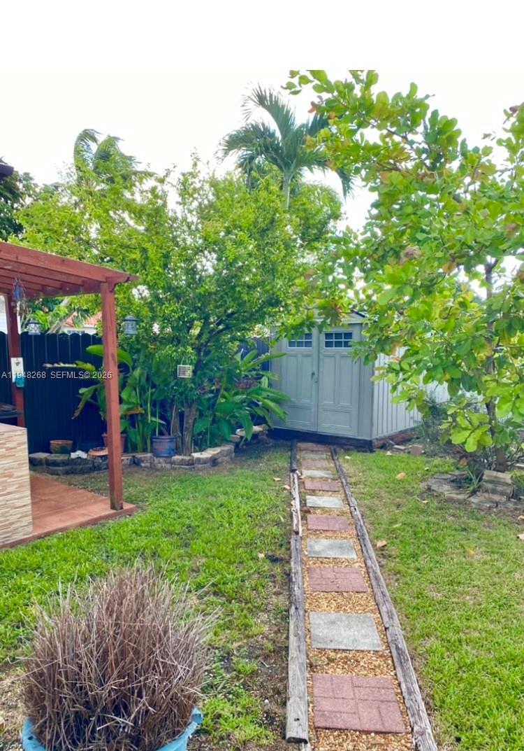 PRINCETONIAN ESTATES - Residential