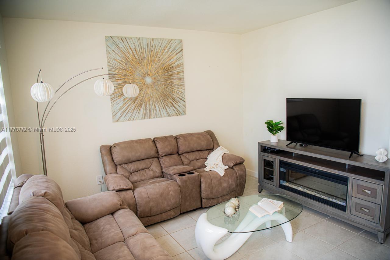 AQUABELLA NORTH - Residential