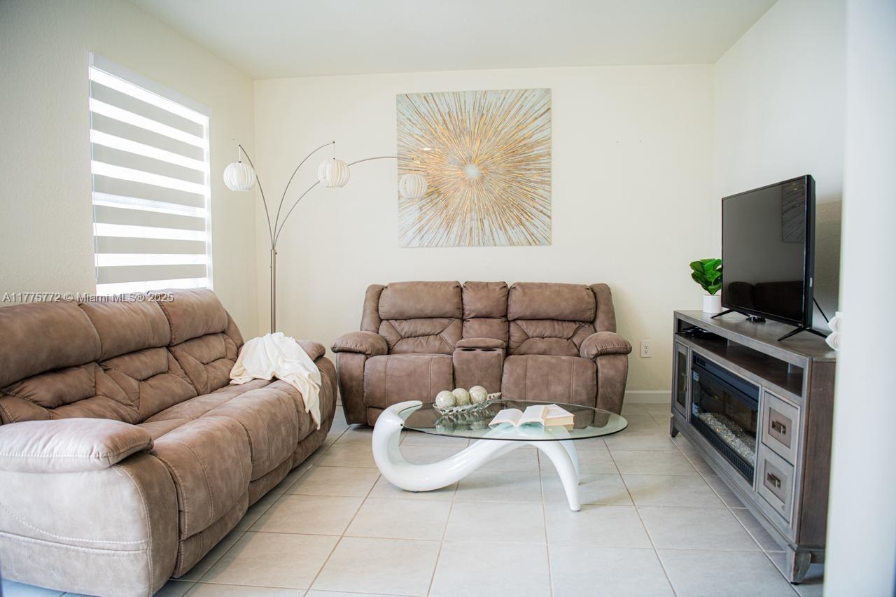 AQUABELLA NORTH - Residential