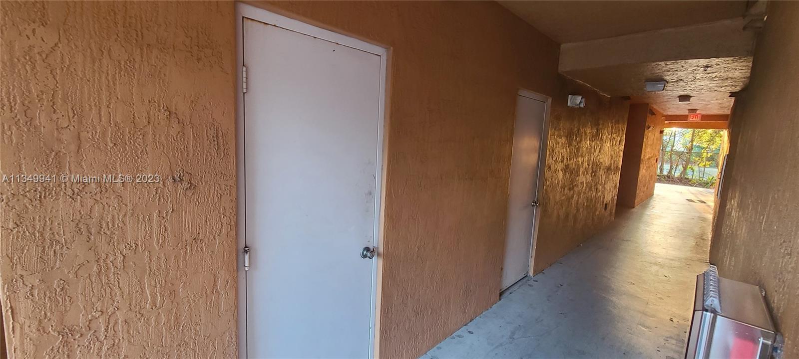 COURTYARDS AT DAVIE CONDO - Residential