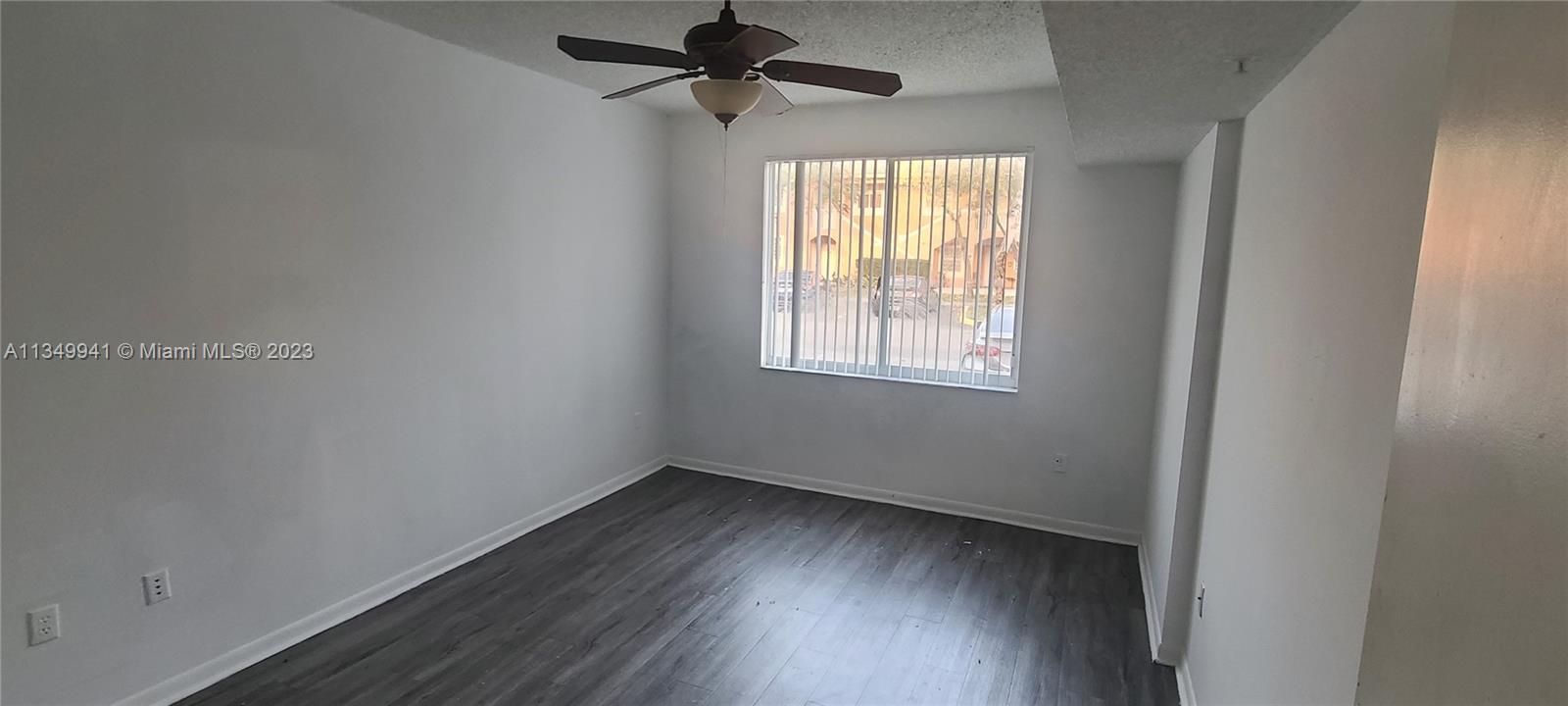 COURTYARDS AT DAVIE CONDO - Residential