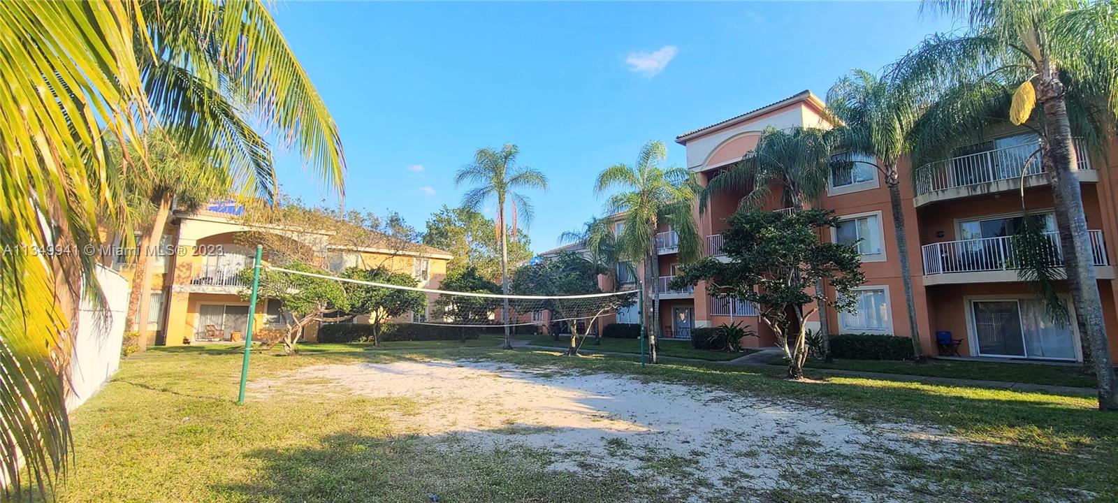 COURTYARDS AT DAVIE CONDO - Residential