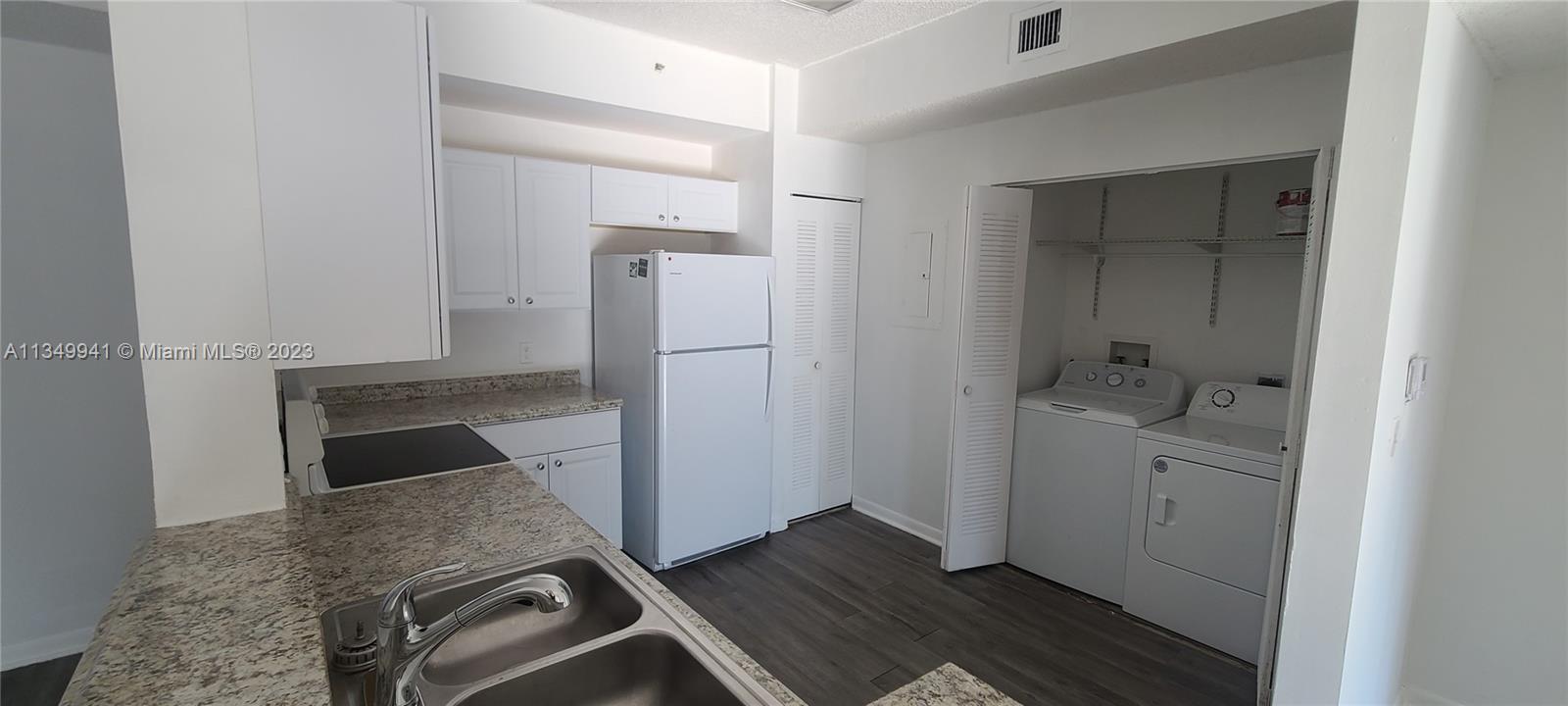 COURTYARDS AT DAVIE CONDO - Residential