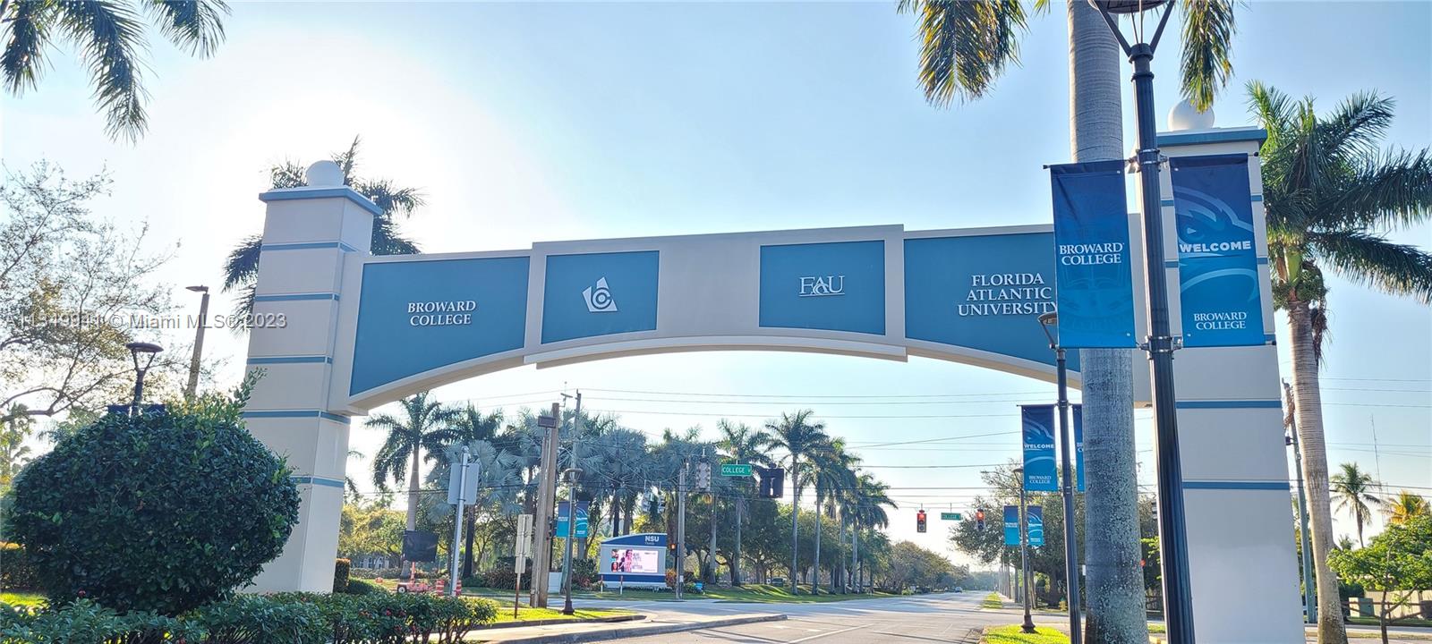 COURTYARDS AT DAVIE CONDO - Residential