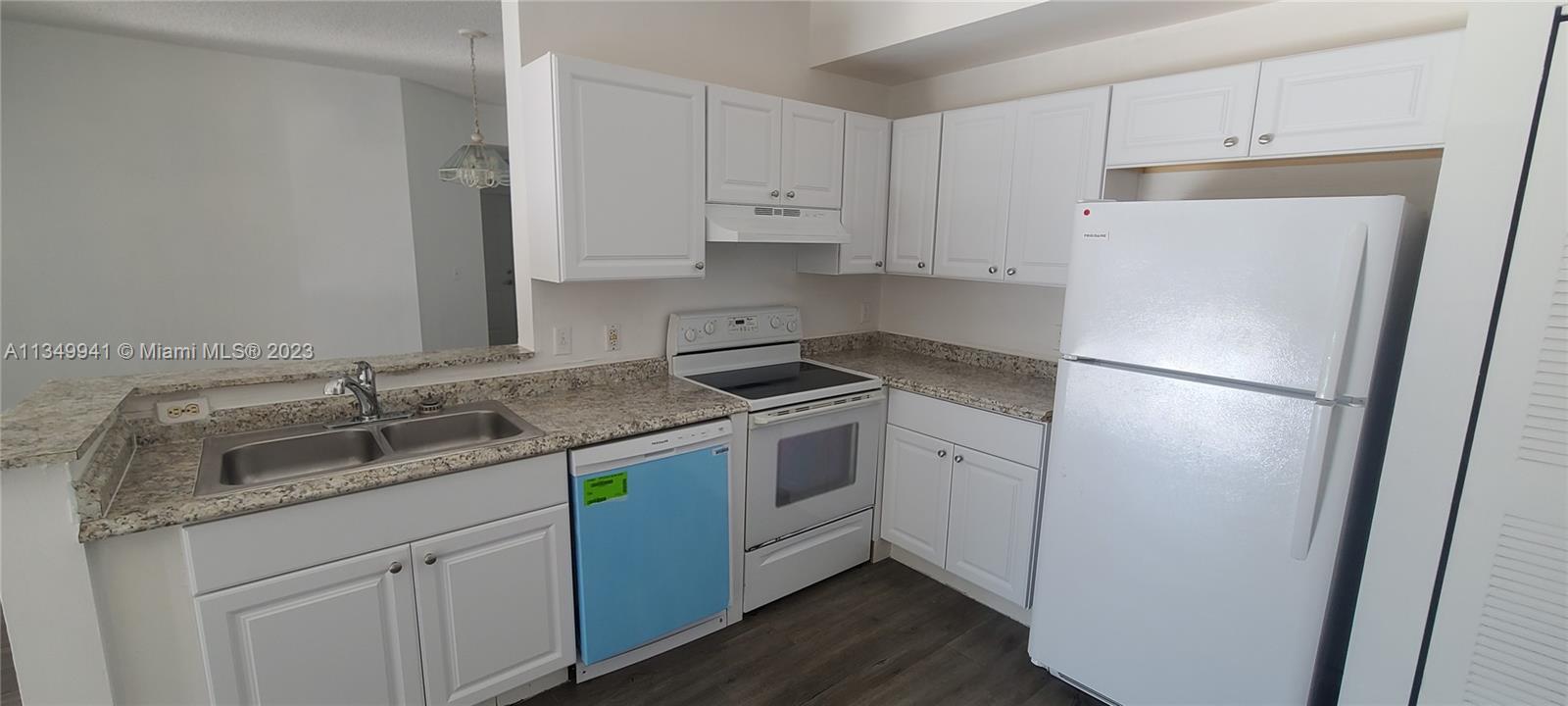 COURTYARDS AT DAVIE CONDO - Residential