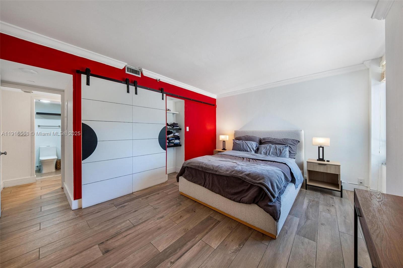 THE PALACE CONDO - Residential