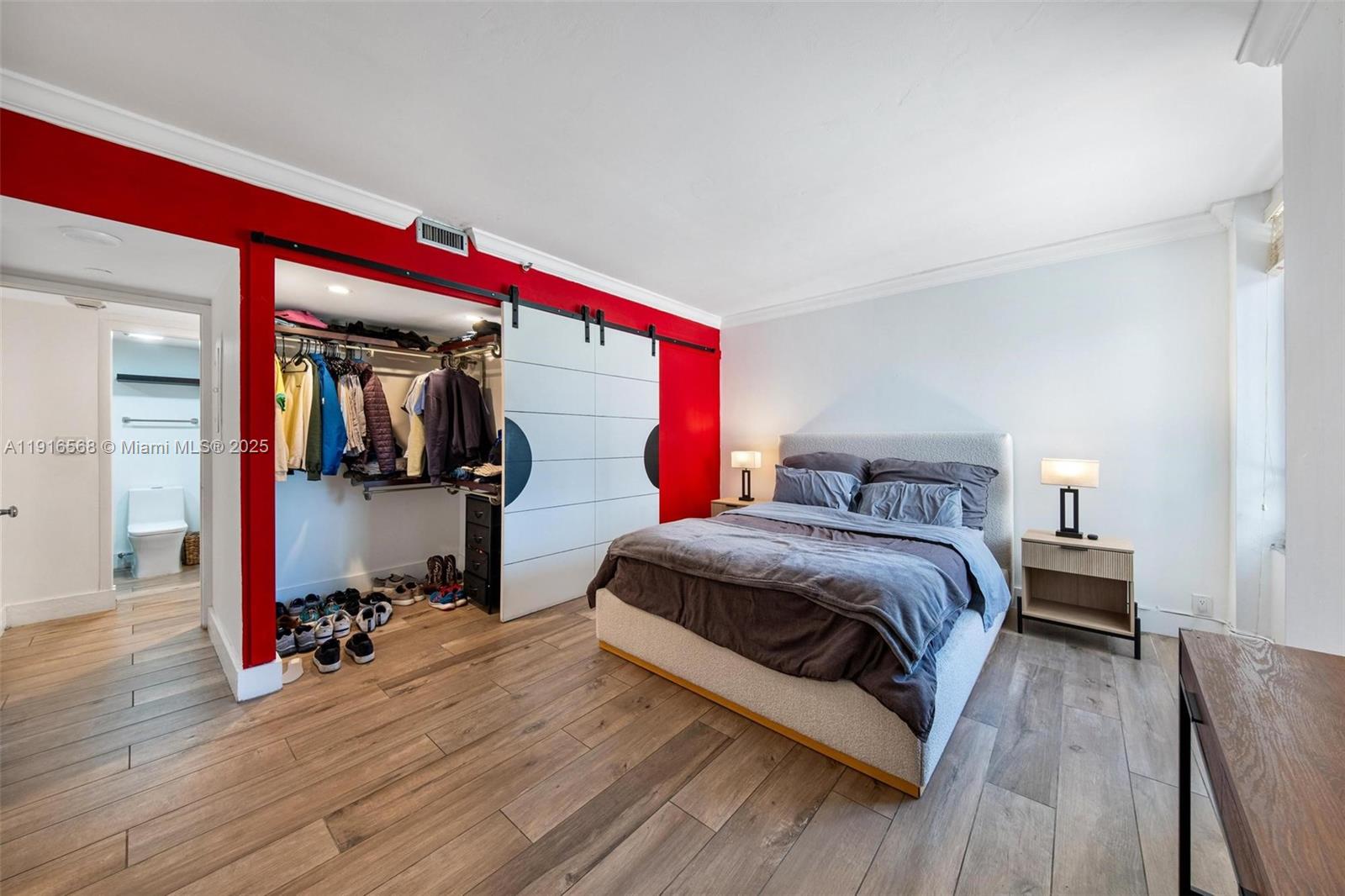 THE PALACE CONDO - Residential