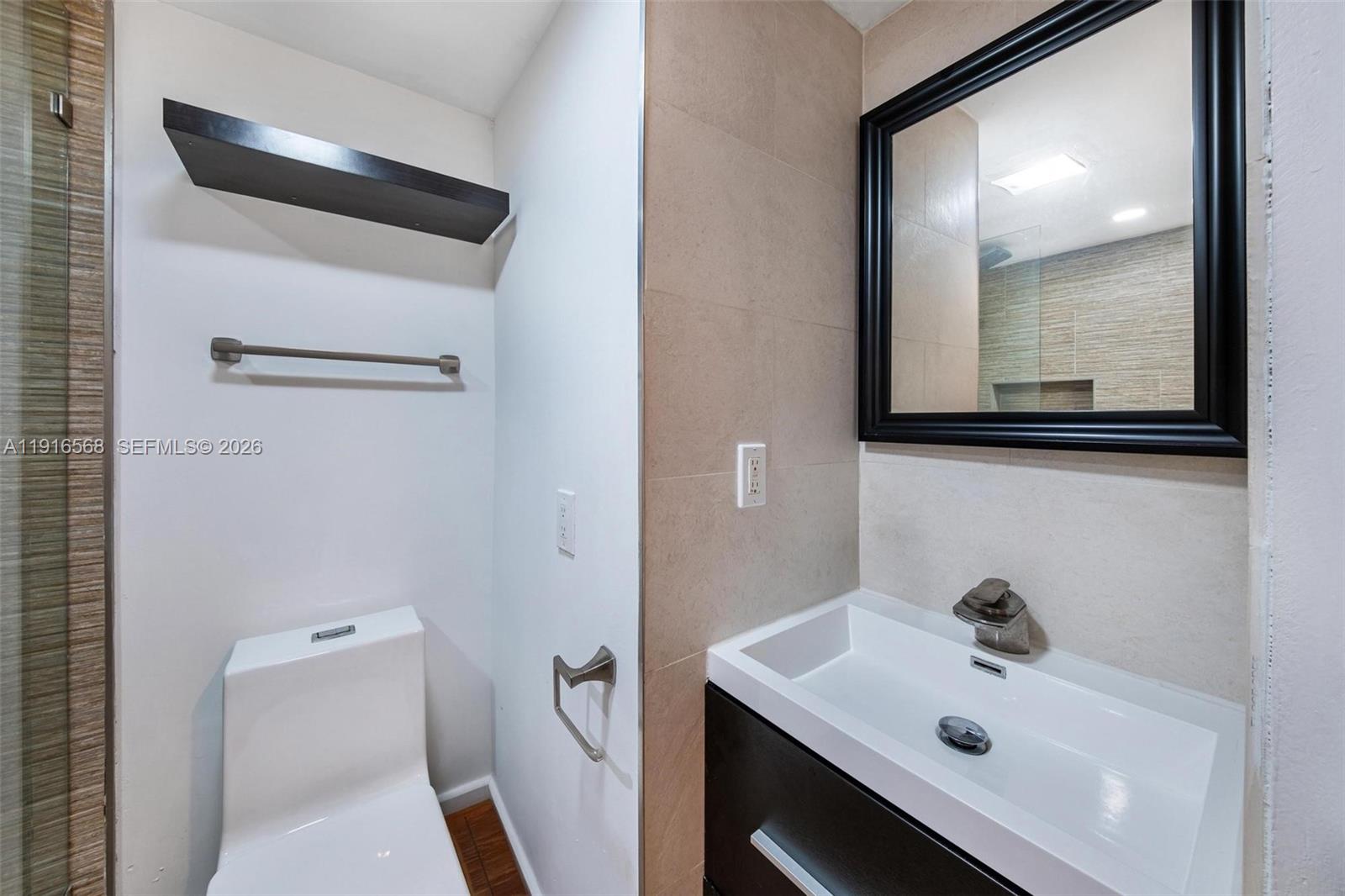 THE PALACE CONDO - Residential
