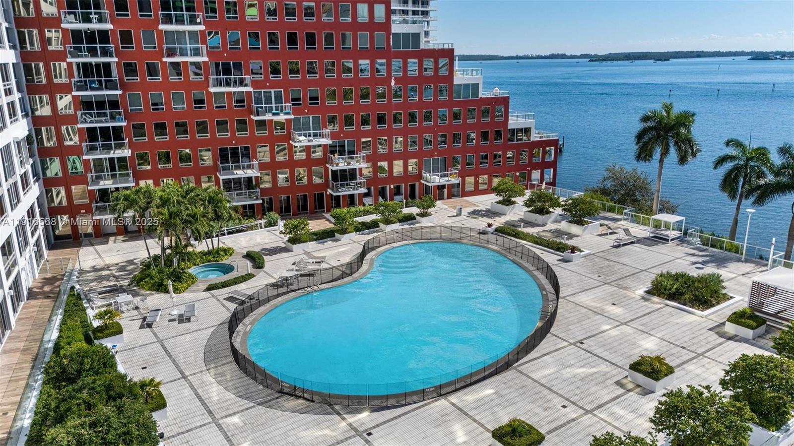 THE PALACE CONDO - Residential