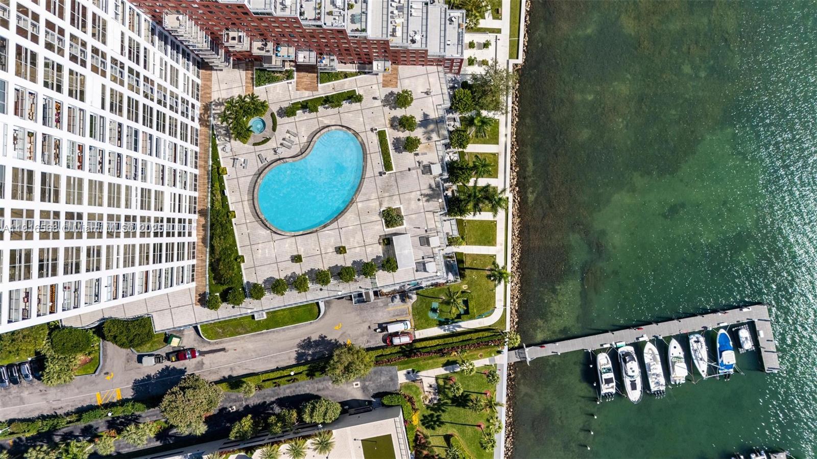 THE PALACE CONDO - Residential