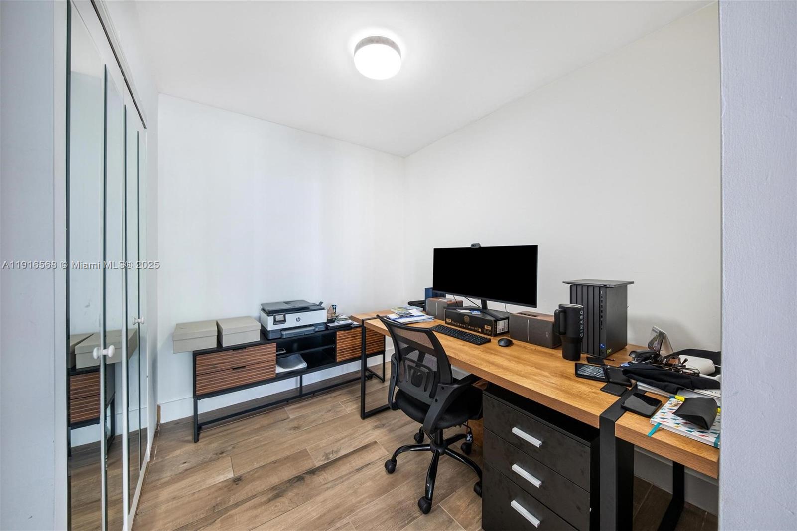 THE PALACE CONDO - Residential