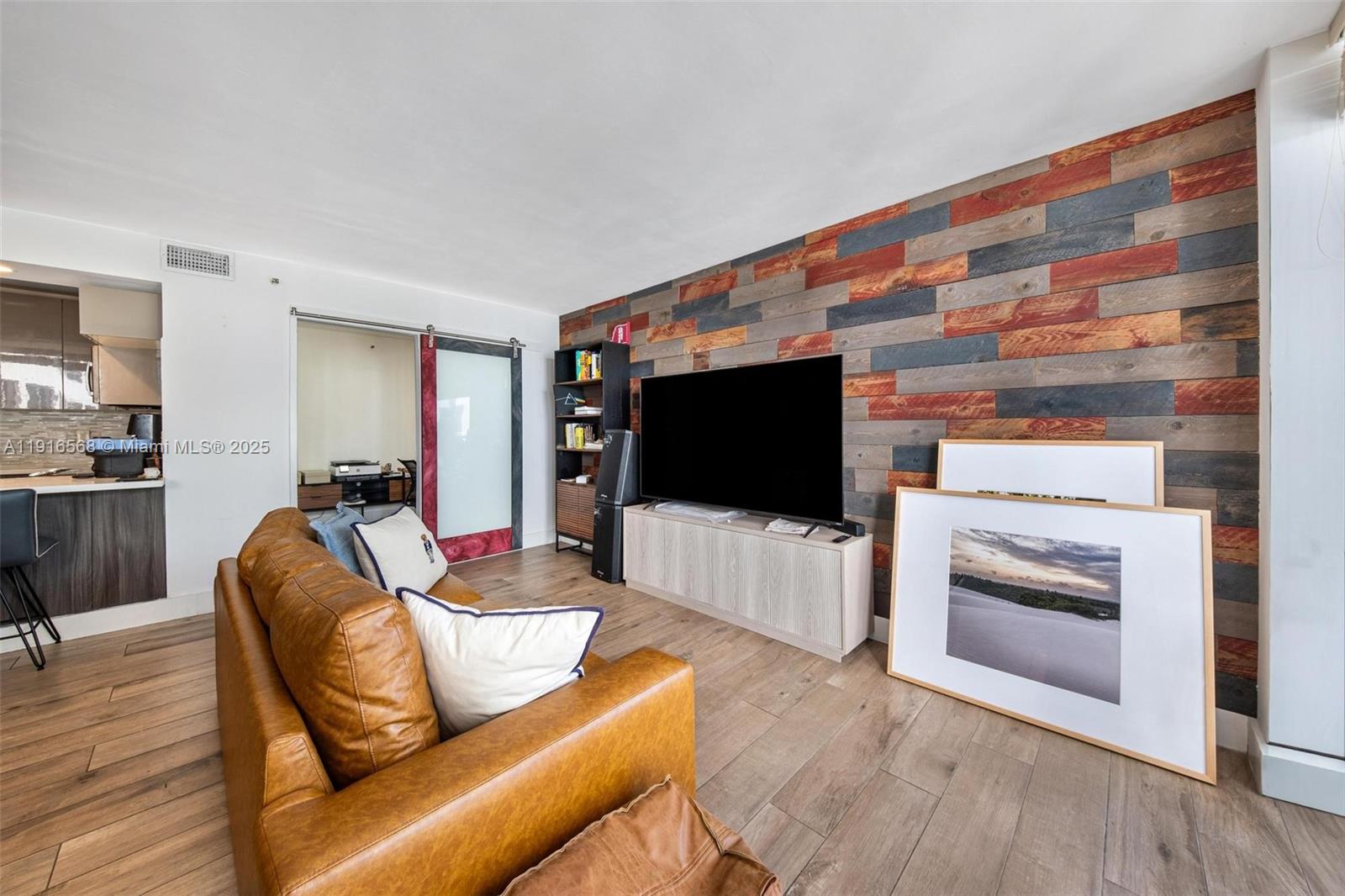 THE PALACE CONDO - Residential