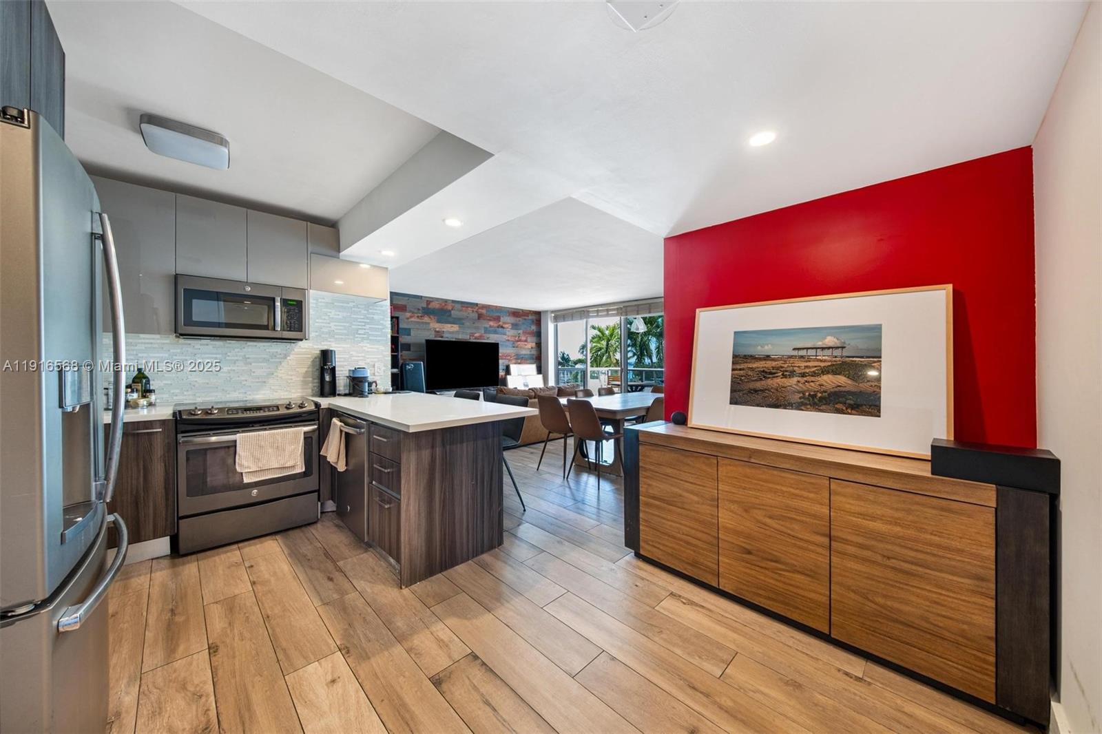 THE PALACE CONDO - Residential