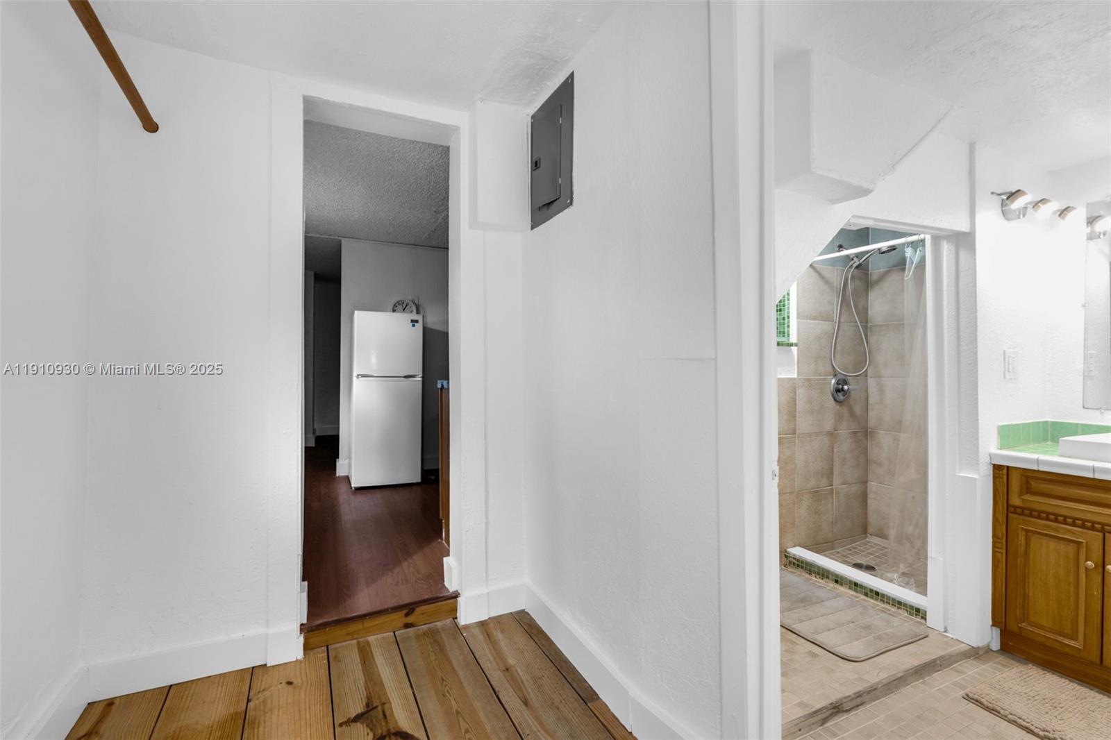 BELLAIRE SUB - Residential Lease