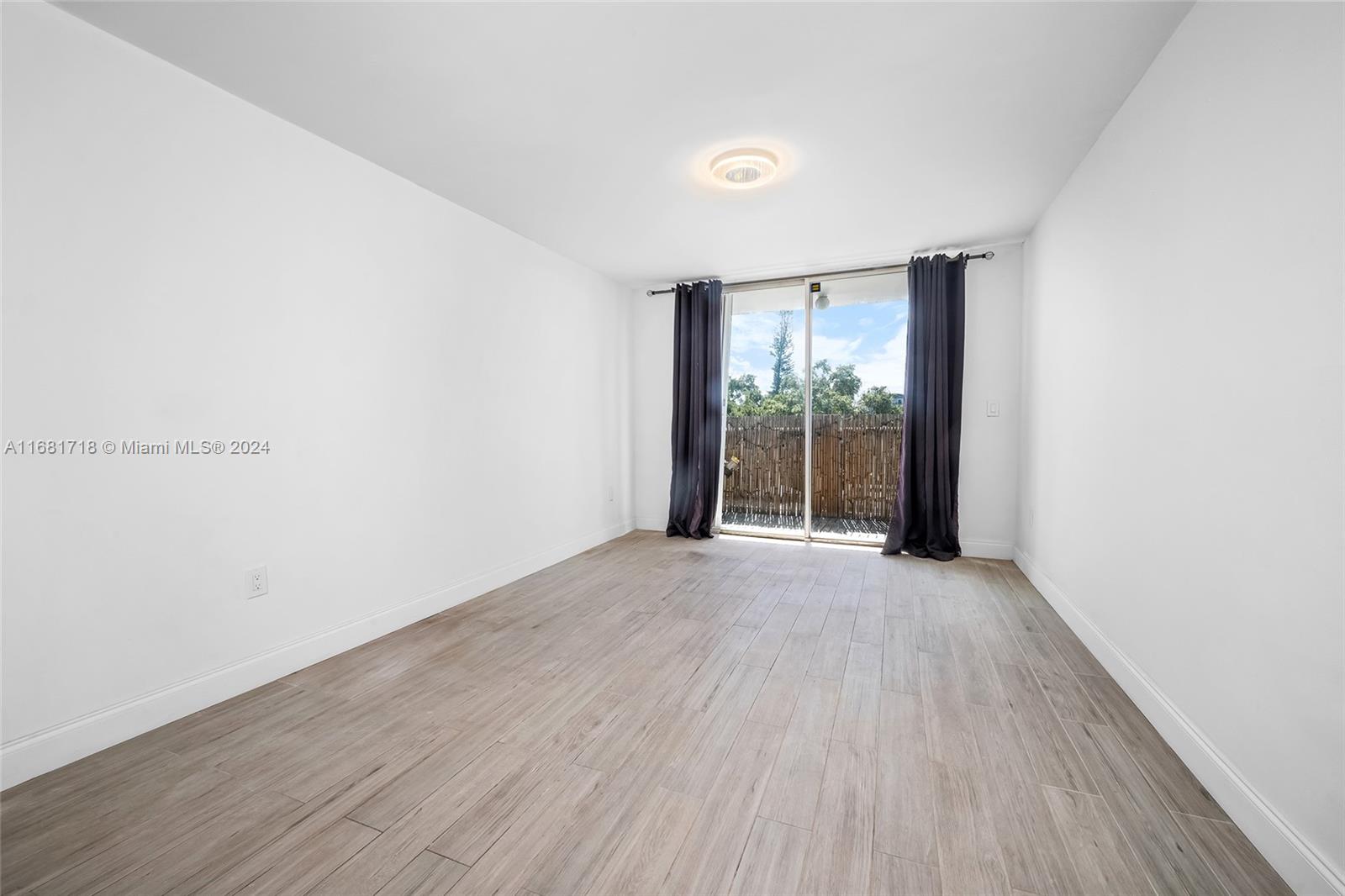 ARAGON PLAZA CONDO - Residential