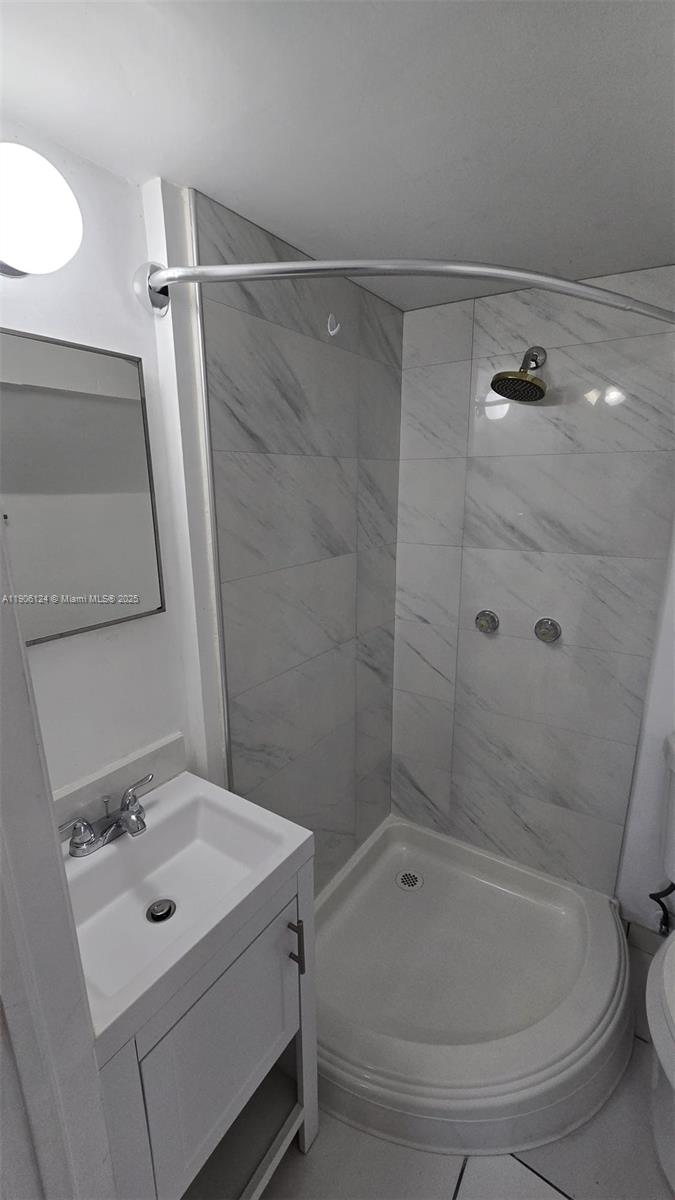 CHANTARELLE AT THE HAMMOC - Residential Lease