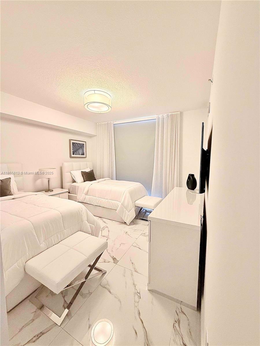 PARQUE TOWERS CONDO - Residential