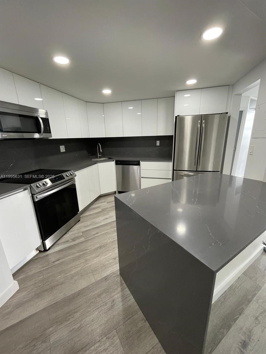 COMMODORE PLAZA CONDO - Residential Lease