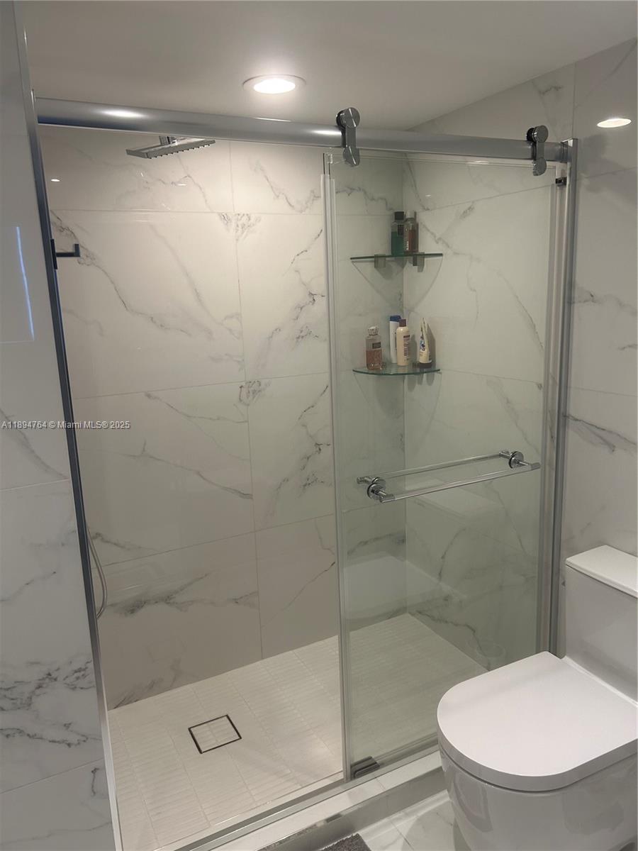 YACHT CLUB AT PORTOFINO C - Residential Lease