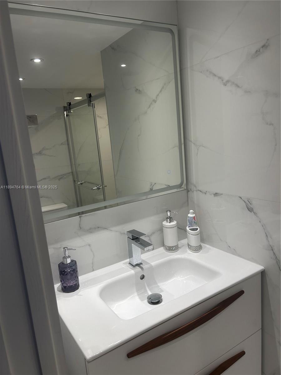 YACHT CLUB AT PORTOFINO C - Residential Lease