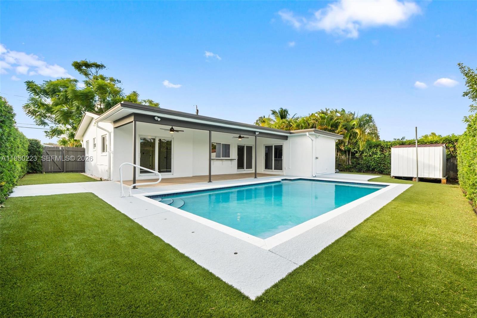 TAMARAC HILLS 3RD SEC - Residential