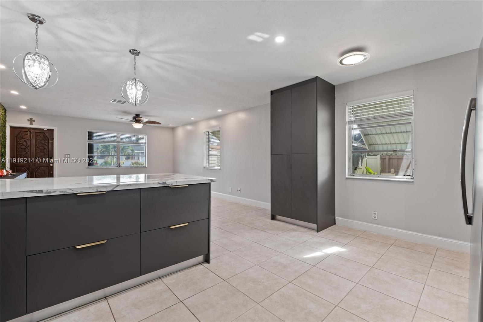 EVERGLADES SUGAR & LAND C - Residential Lease