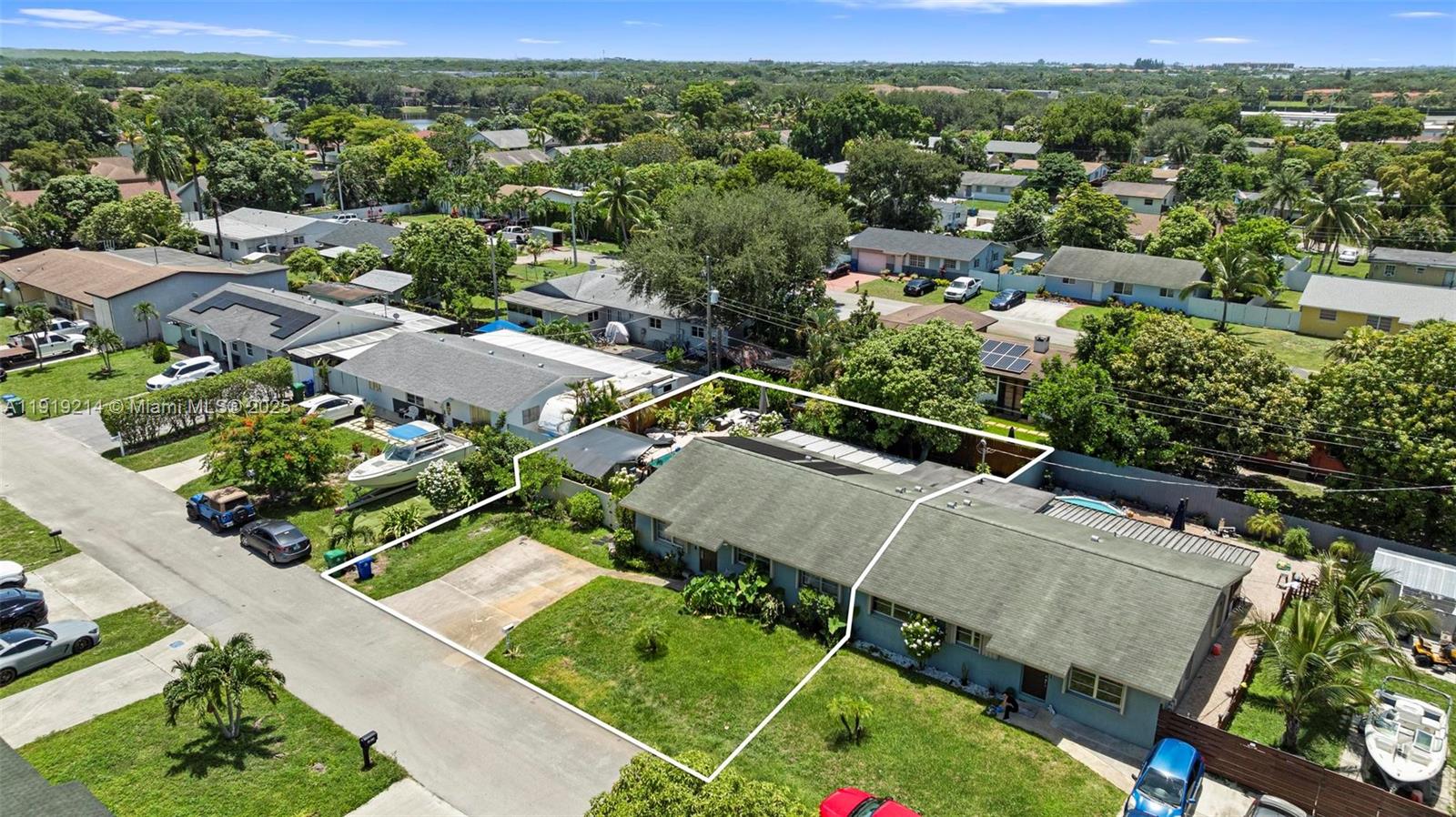 EVERGLADES SUGAR & LAND C - Residential Lease