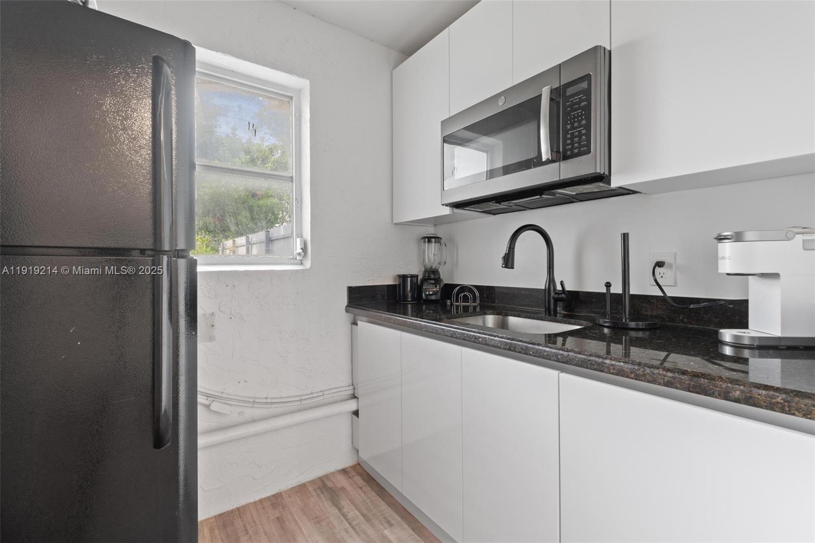 EVERGLADES SUGAR & LAND C - Residential Lease