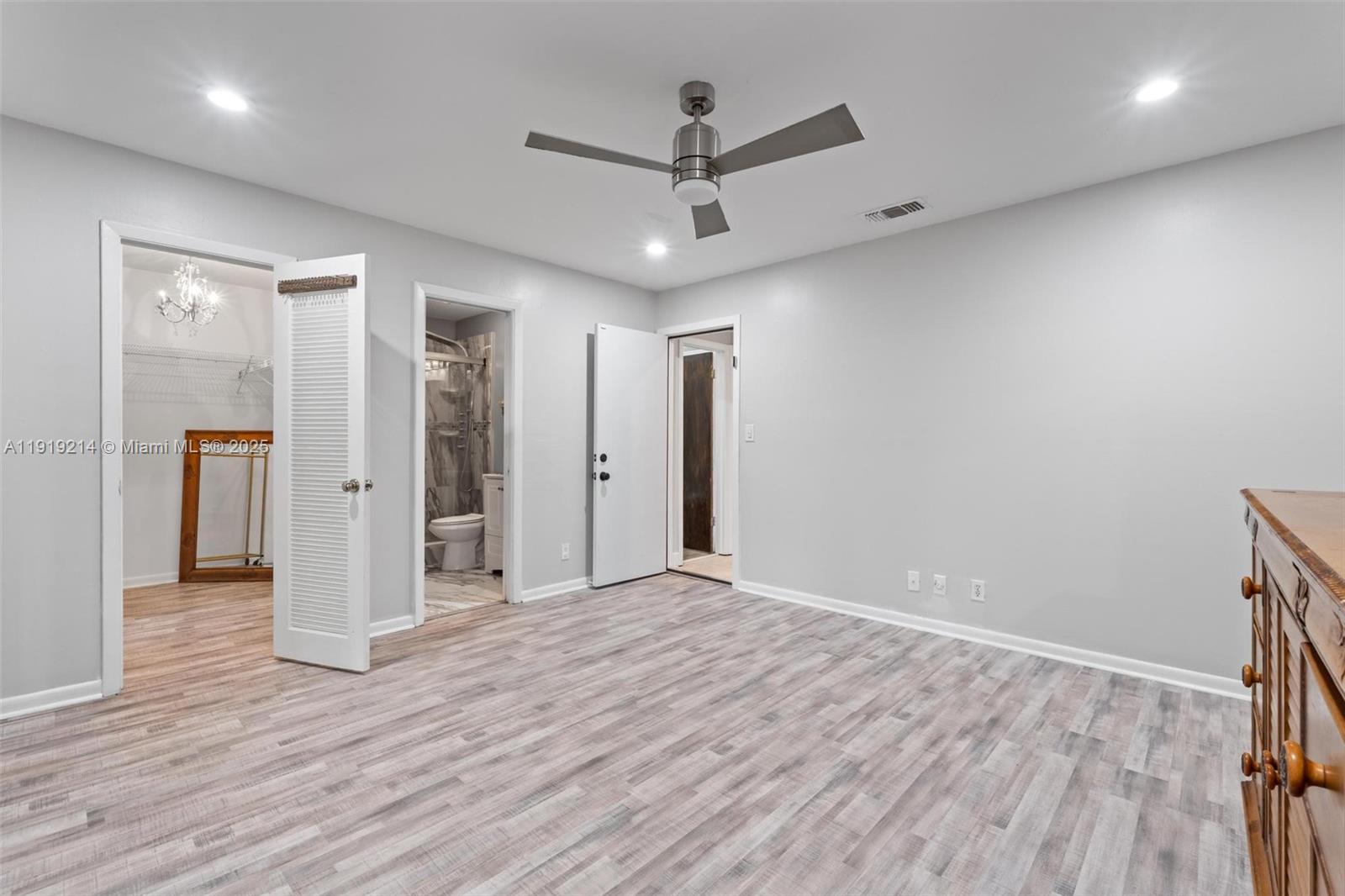 EVERGLADES SUGAR & LAND C - Residential Lease