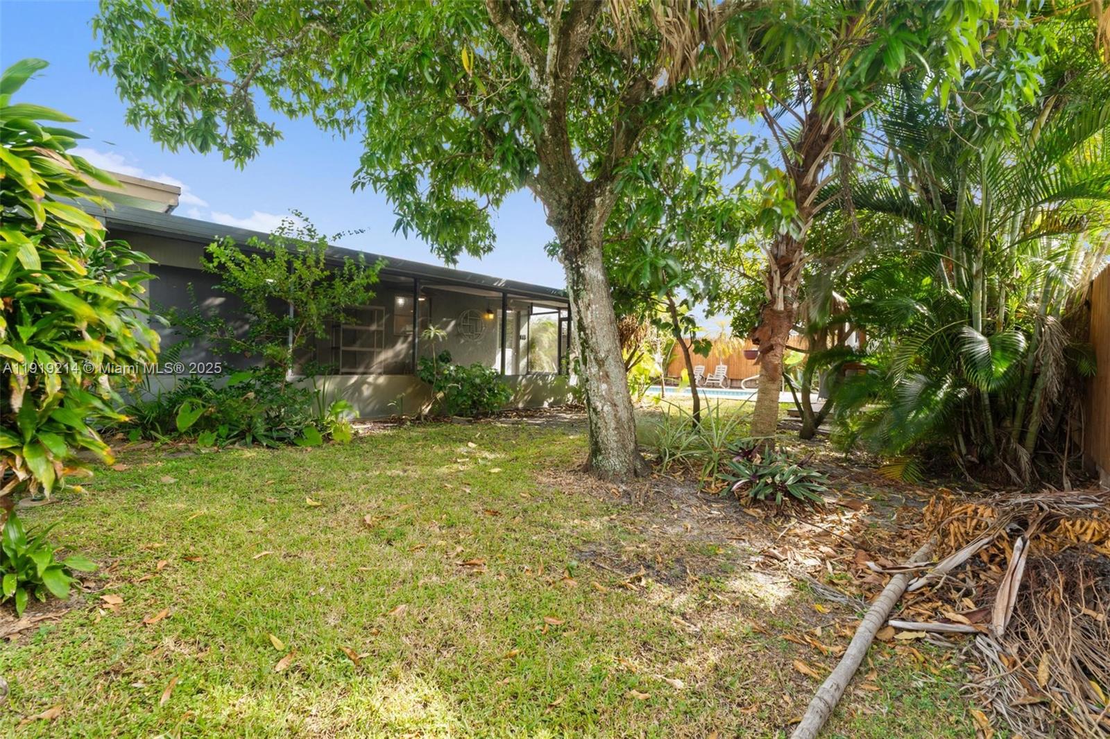 EVERGLADES SUGAR & LAND C - Residential Lease