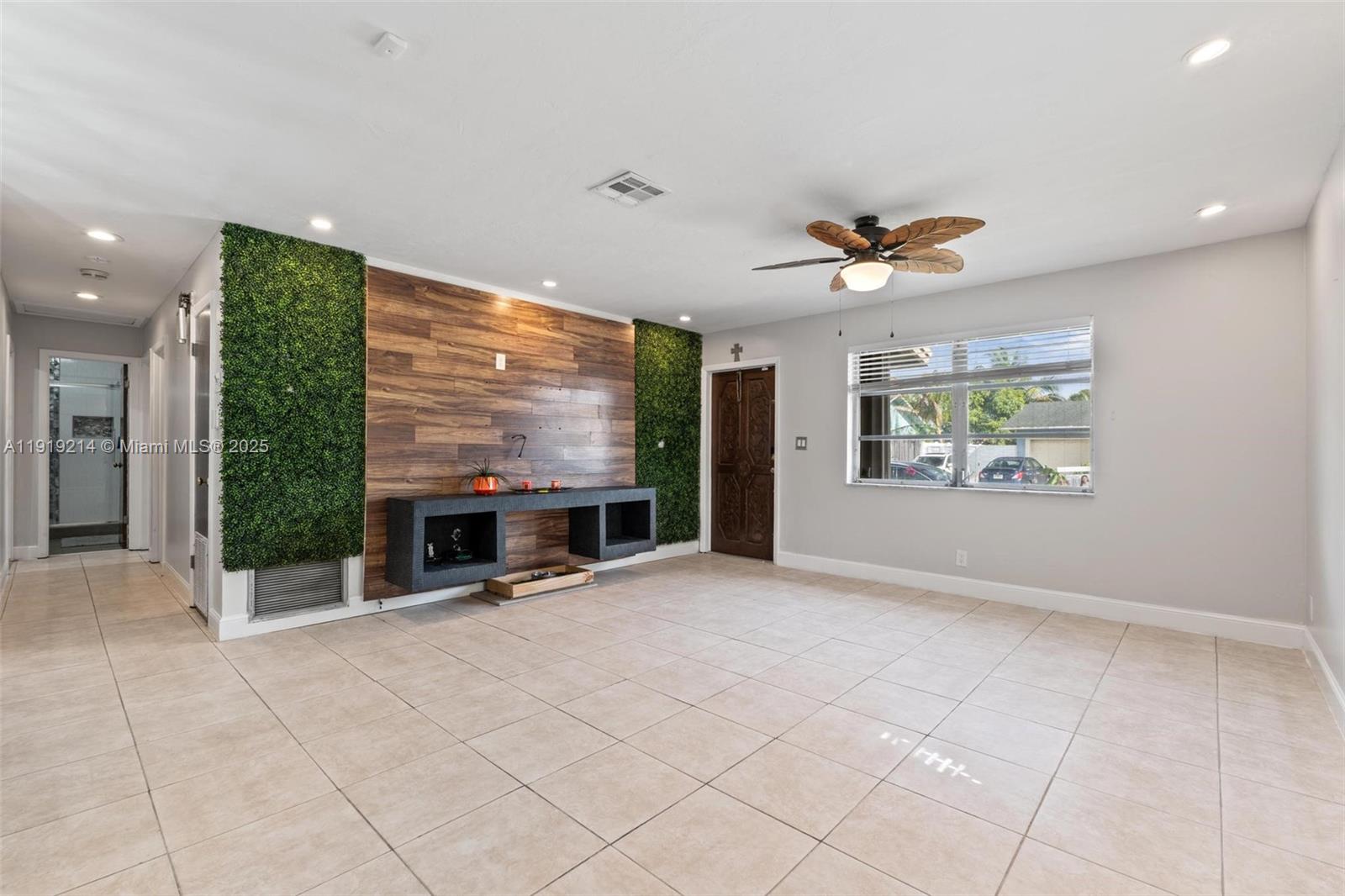 EVERGLADES SUGAR & LAND C - Residential Lease