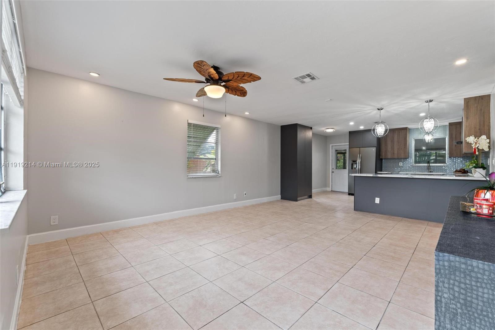 EVERGLADES SUGAR & LAND C - Residential Lease