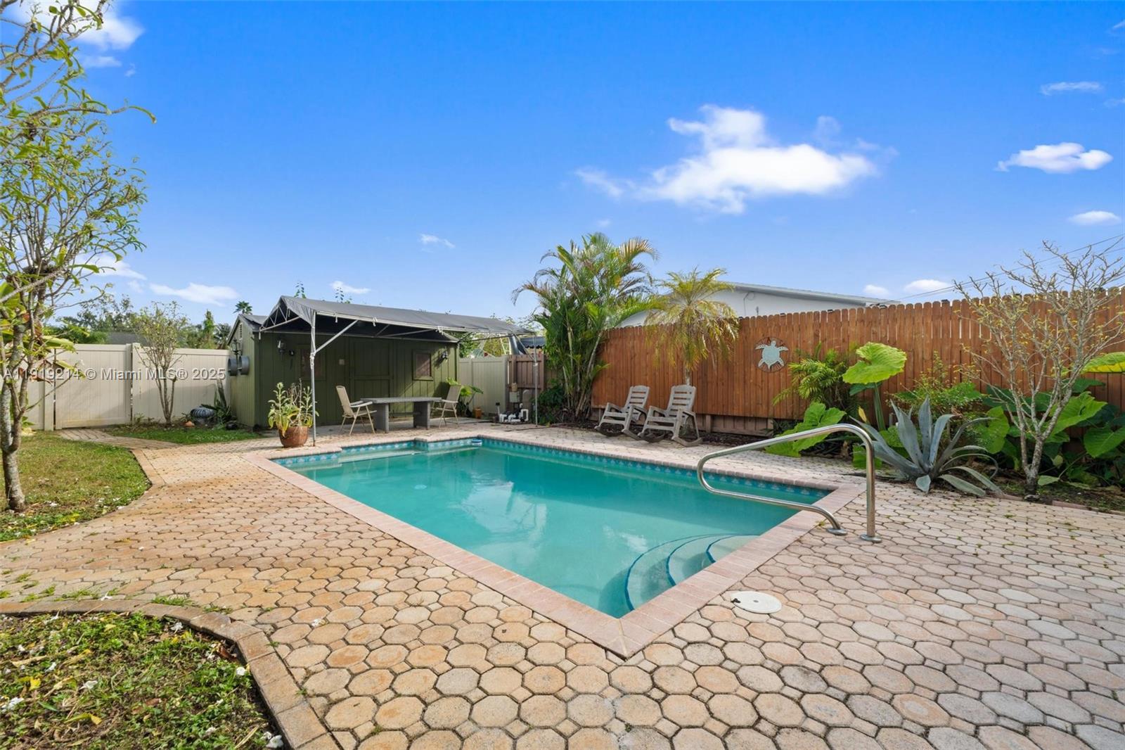 EVERGLADES SUGAR & LAND C - Residential Lease