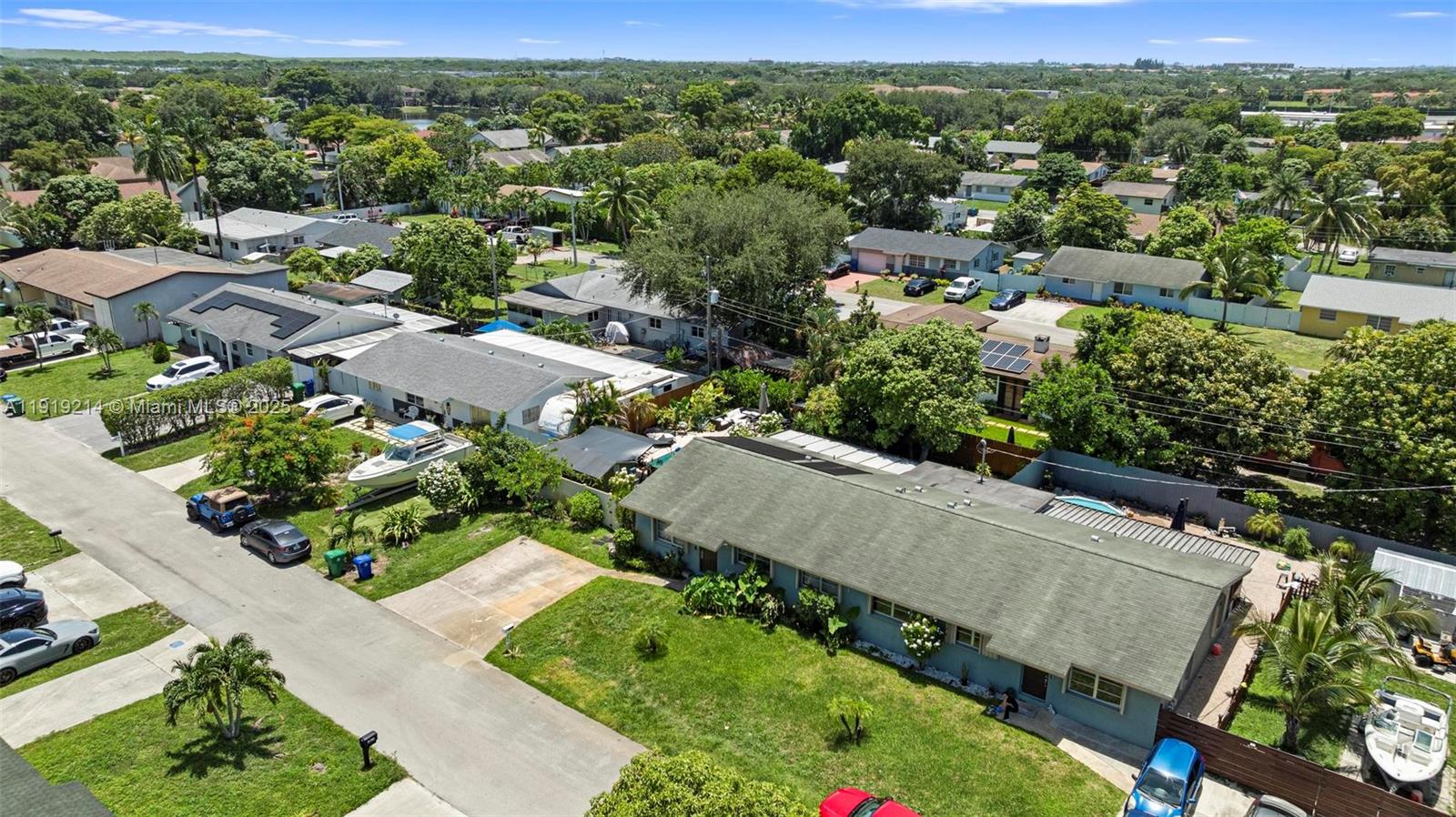 EVERGLADES SUGAR & LAND C - Residential Lease