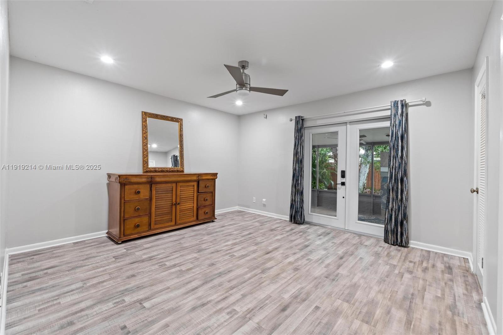 EVERGLADES SUGAR & LAND C - Residential Lease