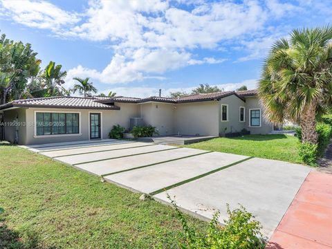 Photo of 1500 Biarritz Dr, Miami Beach, FL 33141 (MLS # A11995913)